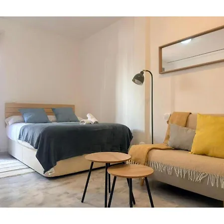 Con Gran Terraza Y Garaje En Centro